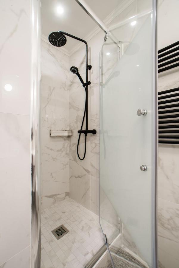 SUITE SARTRE : au cœur de la Rive Gauche, neuf, design, 2/4 personnes Paris Extérieur photo